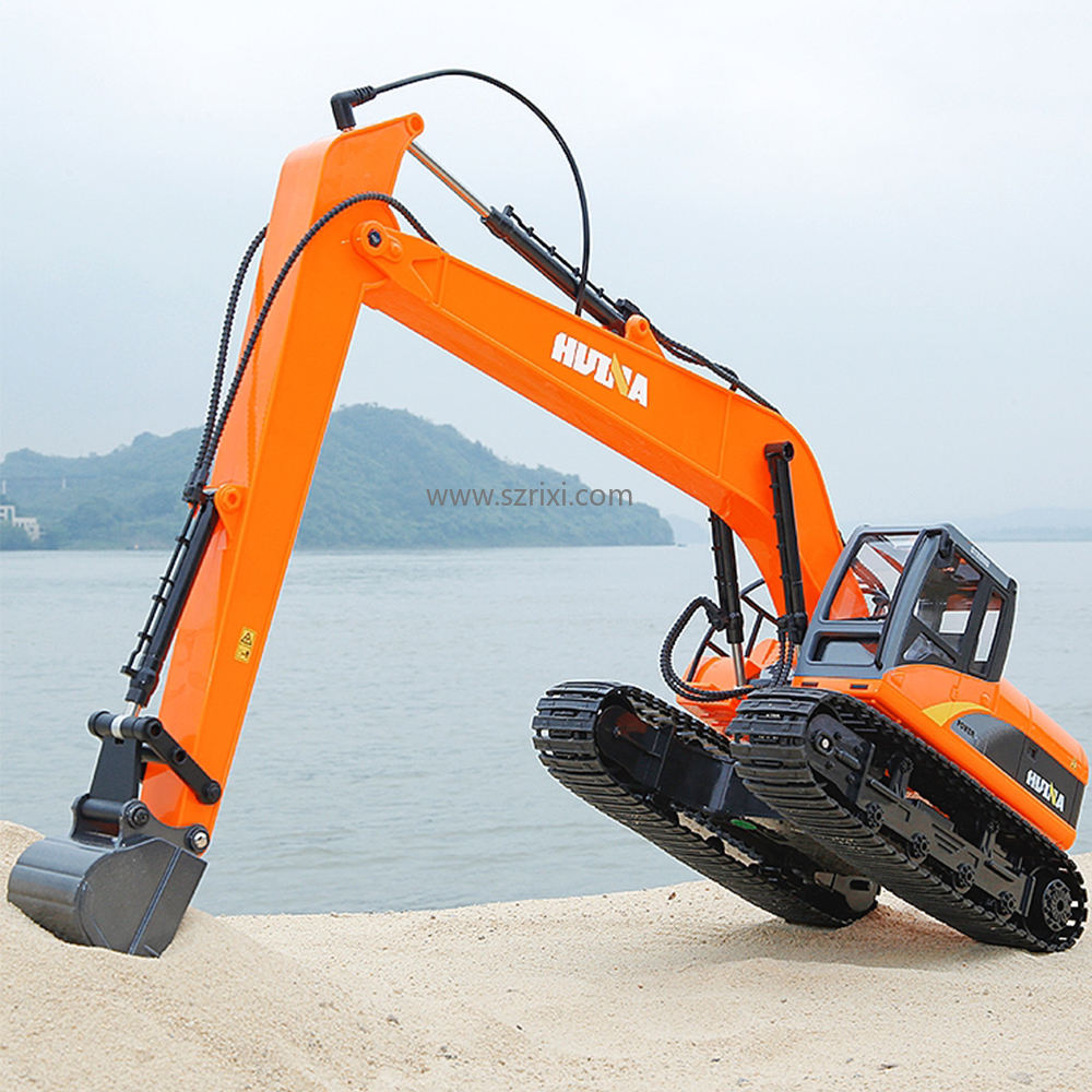 Huina 1551 - 1:14 RC Long Arm Excavator | 2.4GHz 15CH Alloy Construction Digger with Metal Bucket, Lights & Sound