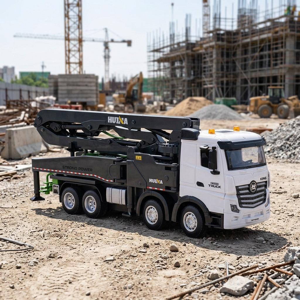 Huina 1381 - 1:18 11CH RC Concrete Pump Truck, 2.4GHz Remote-Control Construction Vehicle with Rotating Pump Arm, One-Key Water Spray, LED Lights, Sound Effects, Rechargeable Battery Included